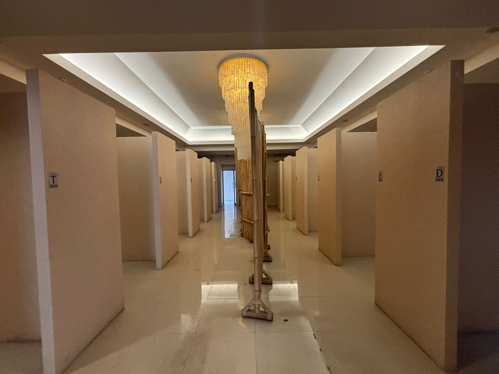 Tempat Usaha Di Sewakan Di Jalan Raya Kuta Denpasar Bali